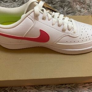 Brand new Nike tennis shoes